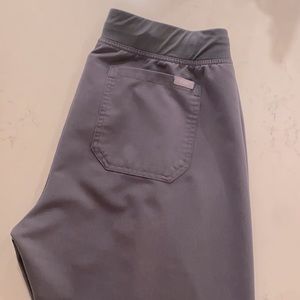 Figs Livingston gray size Large scrub pants